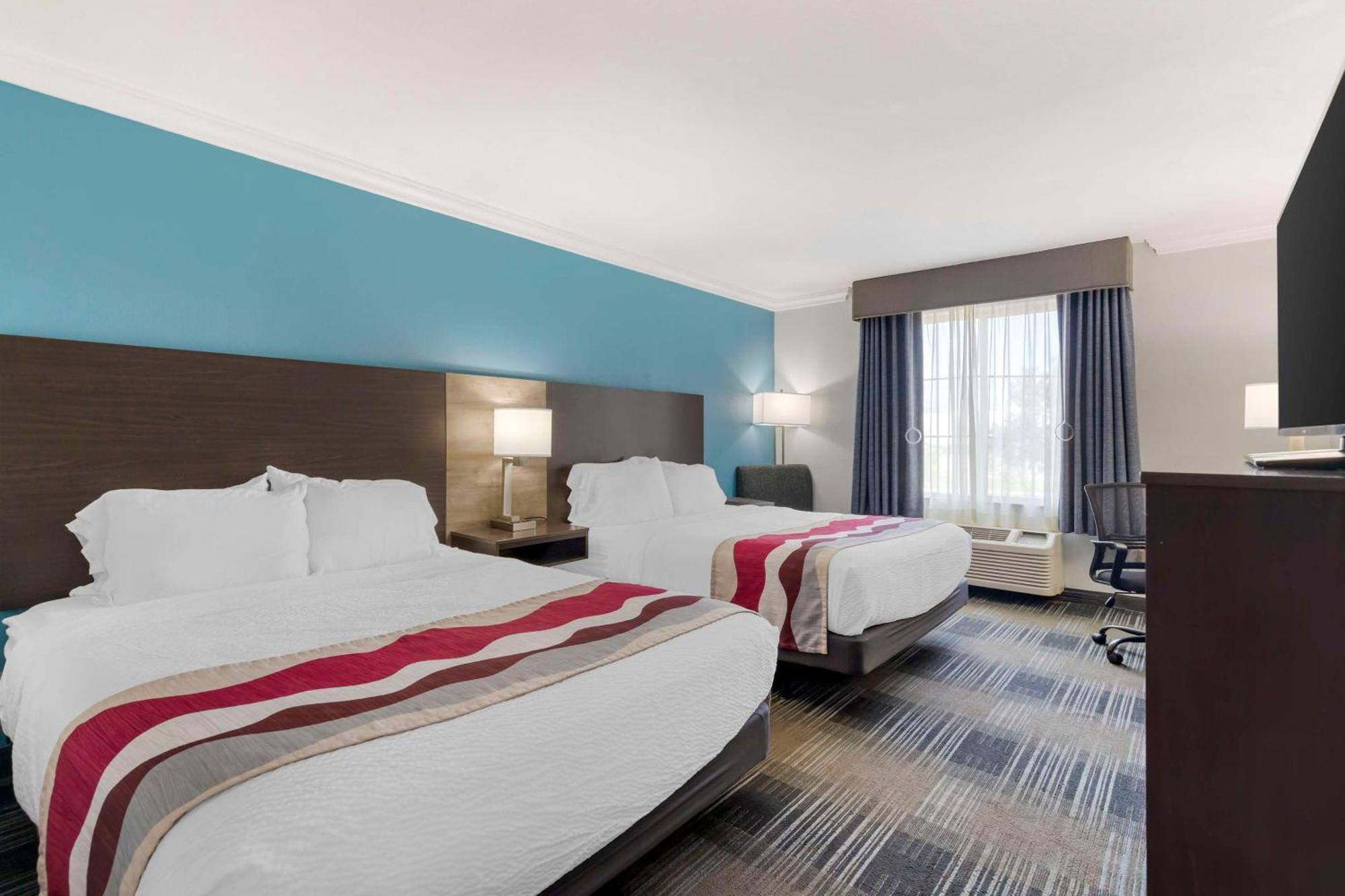 Queen Room with Two Queen Beds and Mobility Accessible Bathtub,1623658052:JPEG