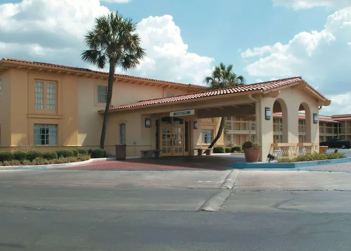 Family Hotel: Baymont By Wyndham San Antonio South Park