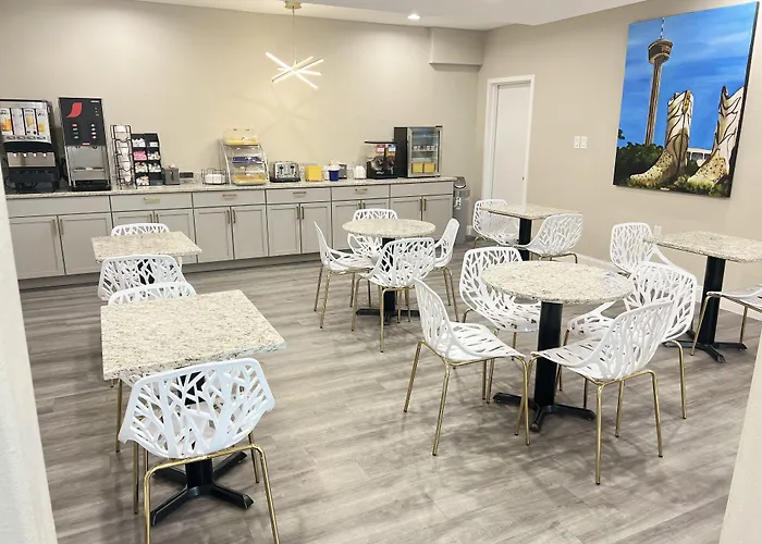 Motel: Days Inn By Wyndham San Antonio Alamo/Riverwalk