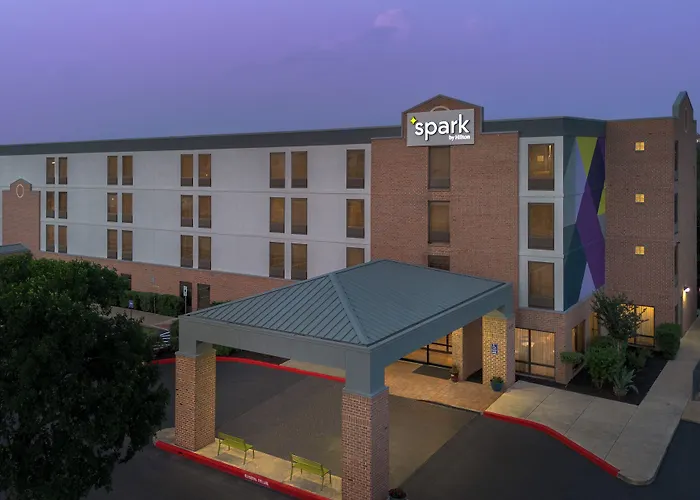 Waterpark hotel: Spark By Hilton San Antonio Northwest Near Six Flags